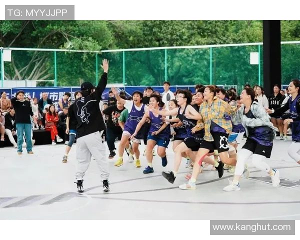 成都篮球队速度之美:探索快速进攻与团队配合的完美结合 成都篮球队速度之美:探索快速进攻与团队配合的完美结合