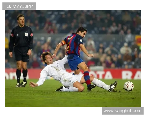 梦中邂逅足球巨星激情四溢的比赛场景让我感受到了无与伦比的运动魅力 梦中邂逅足球巨星激情四溢的比赛场景让我感受到了无与伦比的运动魅力