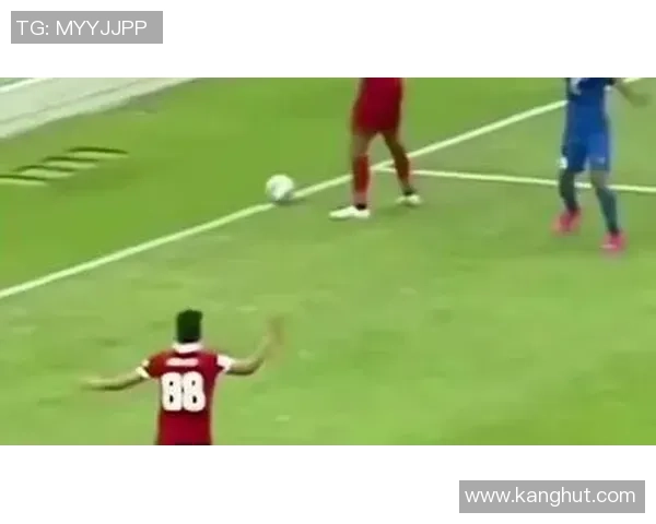 足球明星与裁判的冲突瞬间回顾盘点那些令人震惊的踢裁判事件